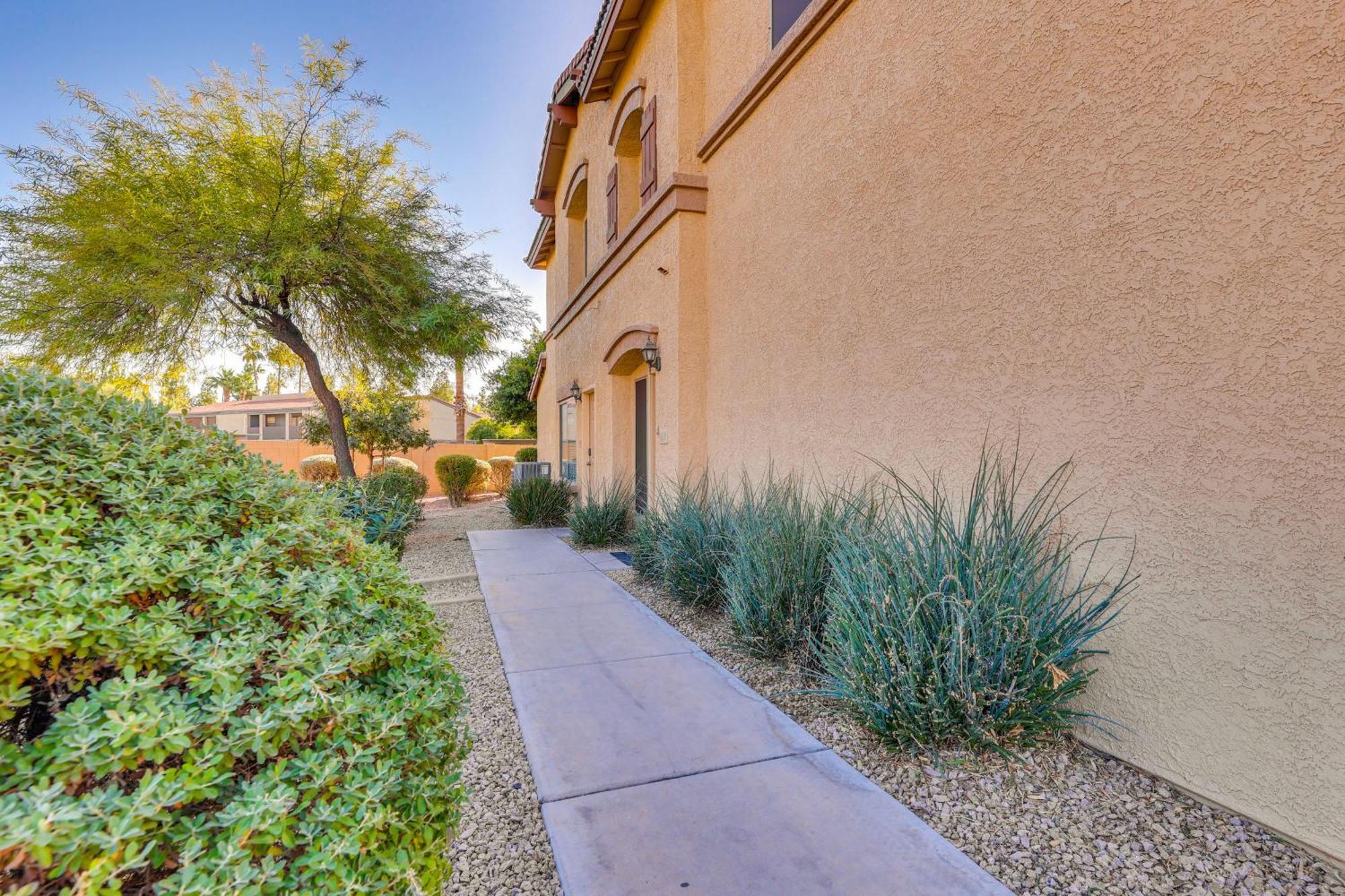 3 Mi To Dtwn Mesa Townhome With Patio Bagian luar foto